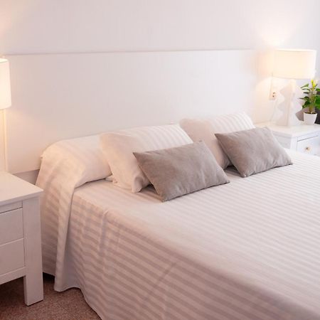 Hostal Comercio Дения Екстериор снимка