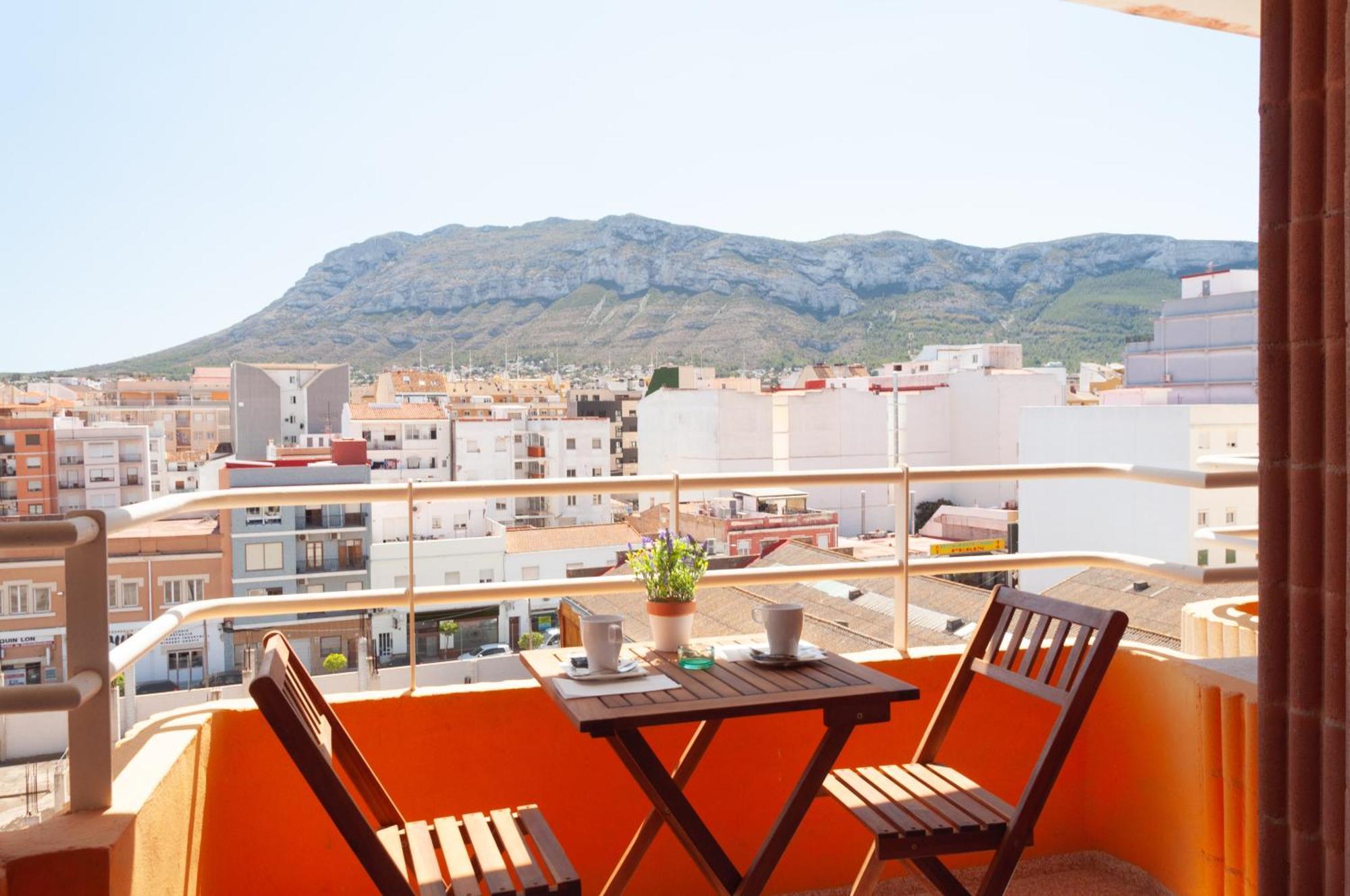 Hostal Comercio Дения Екстериор снимка
