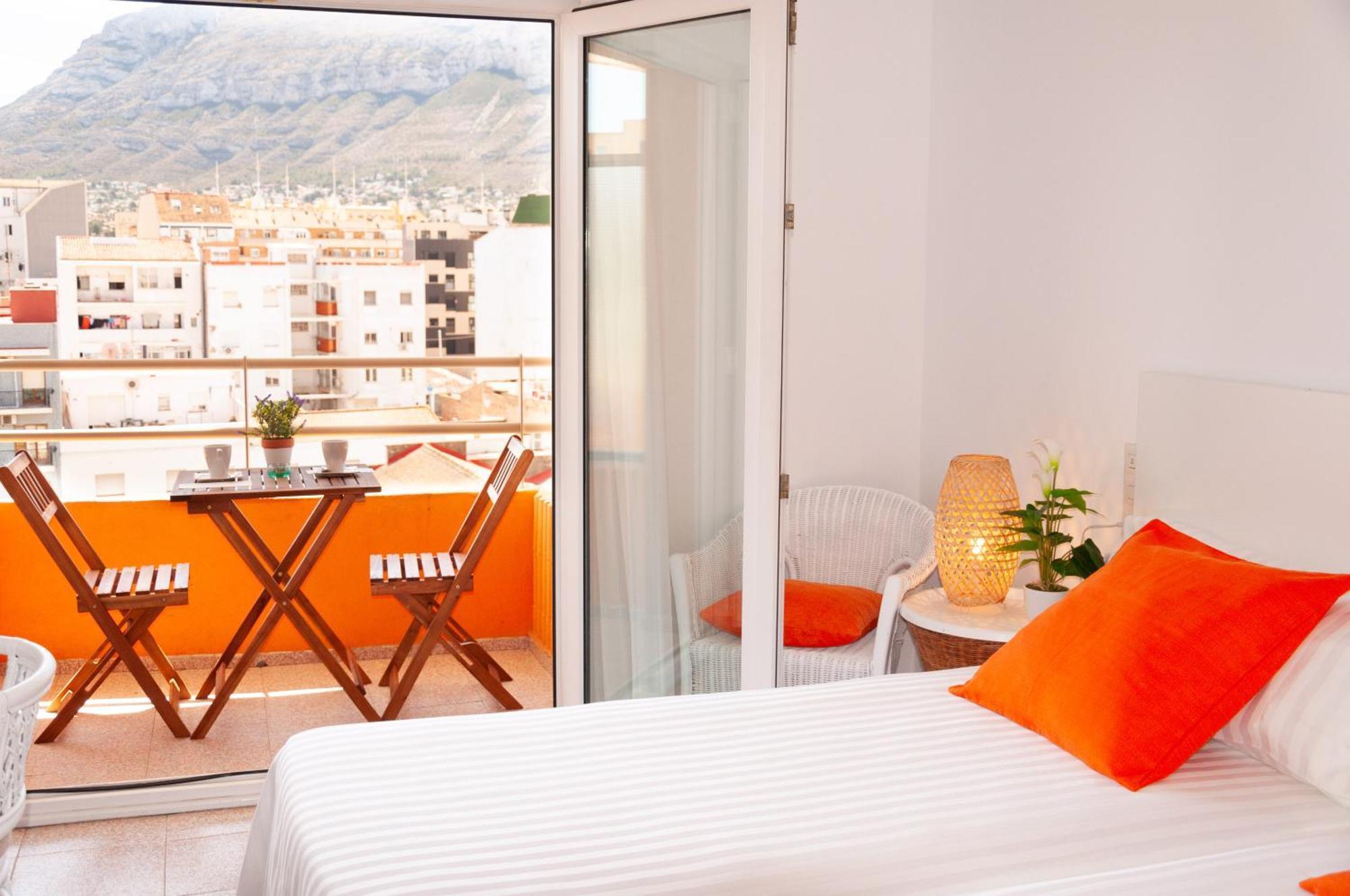 Hostal Comercio Дения Екстериор снимка