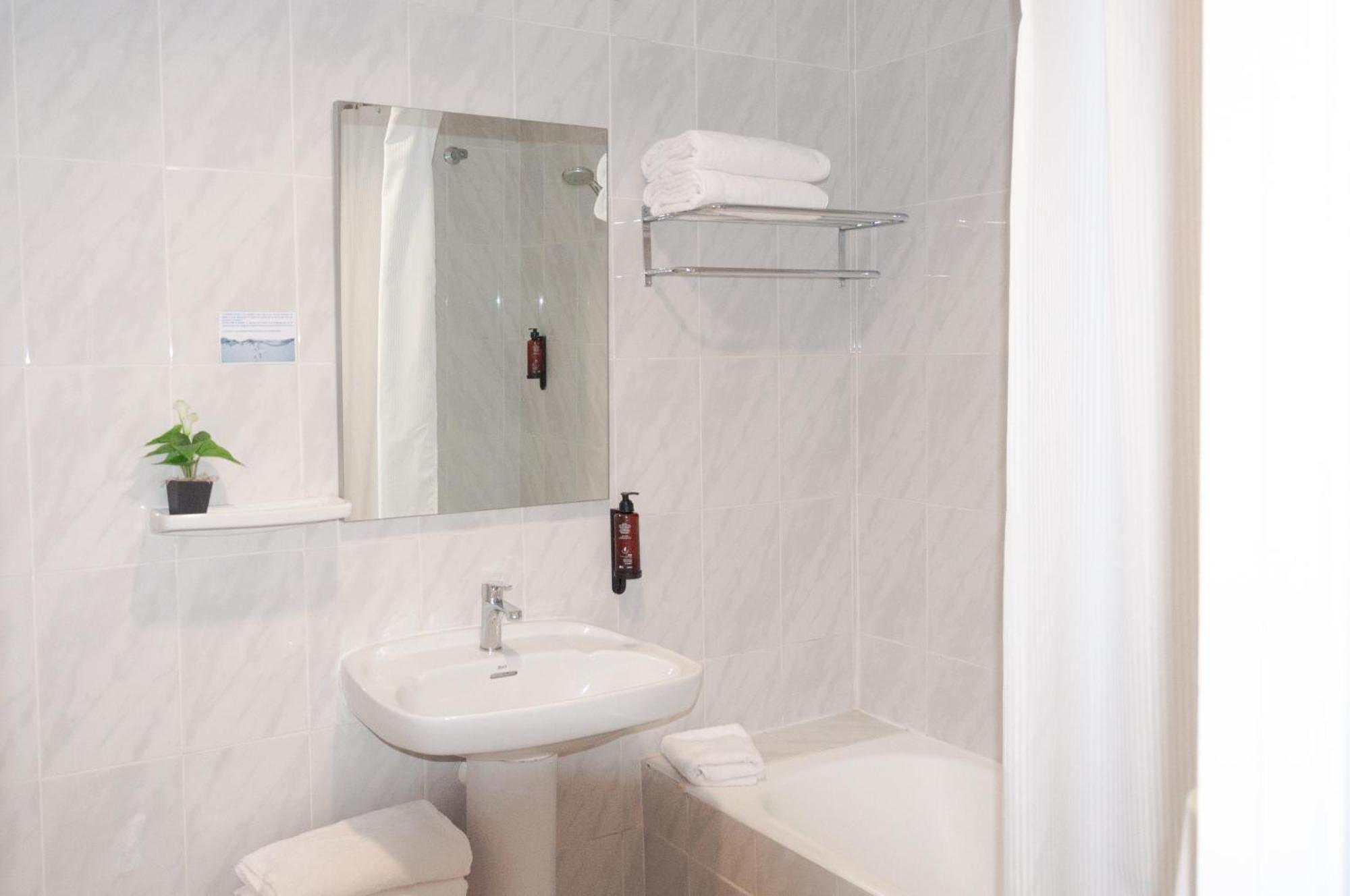 Hostal Comercio Дения Екстериор снимка