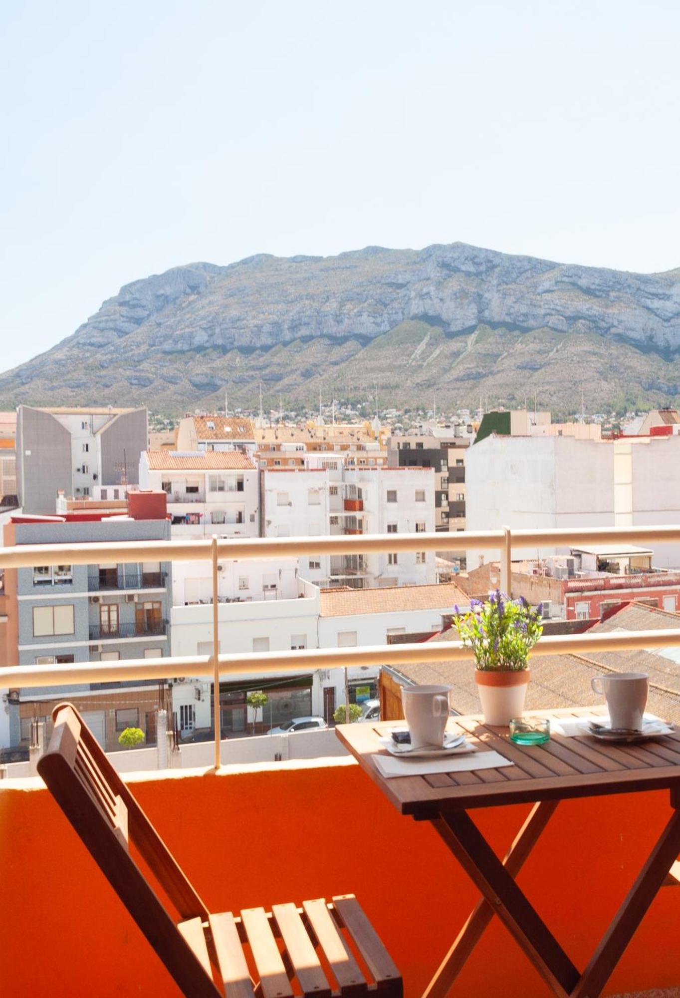 Hostal Comercio Дения Екстериор снимка