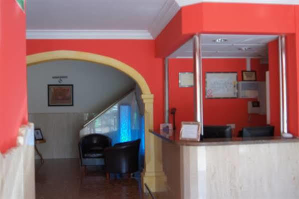 Hostal Comercio Дения Екстериор снимка