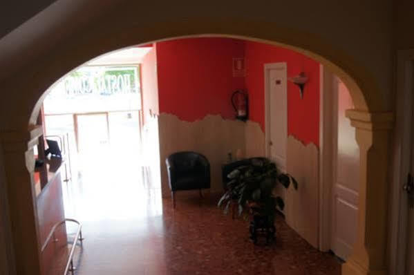 Hostal Comercio Дения Екстериор снимка