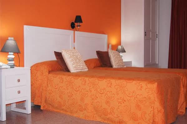 Hostal Comercio Дения Екстериор снимка