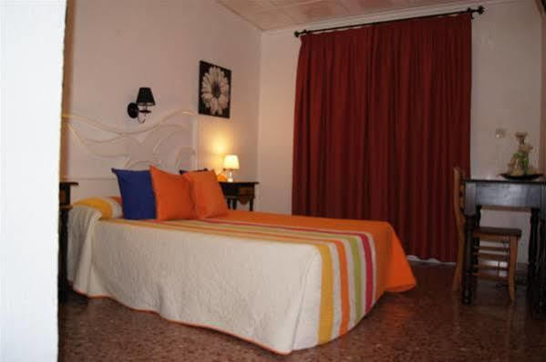 Hostal Comercio Дения Екстериор снимка